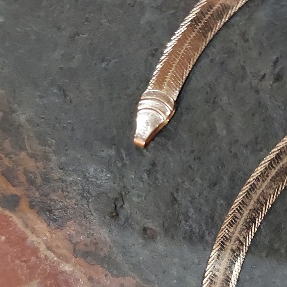 Milor 14k Solid Gold Herringbone Chain 10.7 Grams - Picture 4 of 13